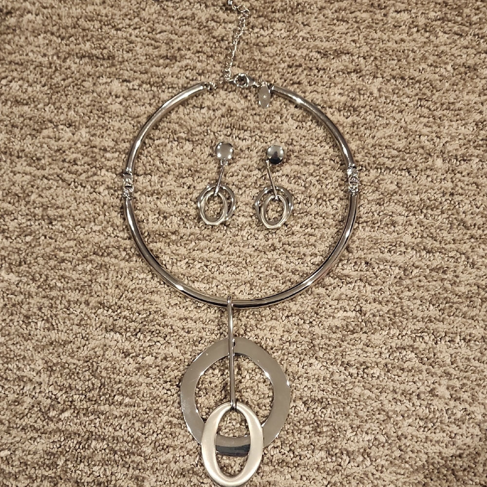 Elegant Silver Statement Necklace Adjustable and Earring Set